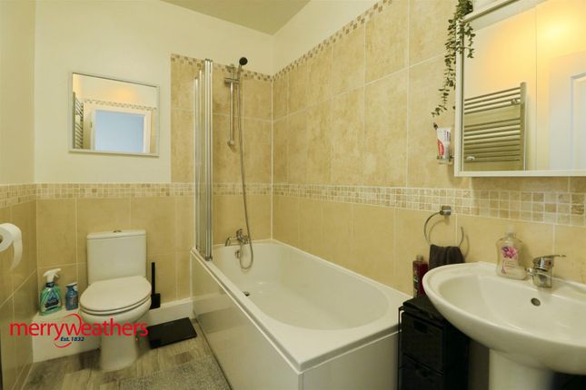 15, Old Crown Gardens, Barnsley photo 4