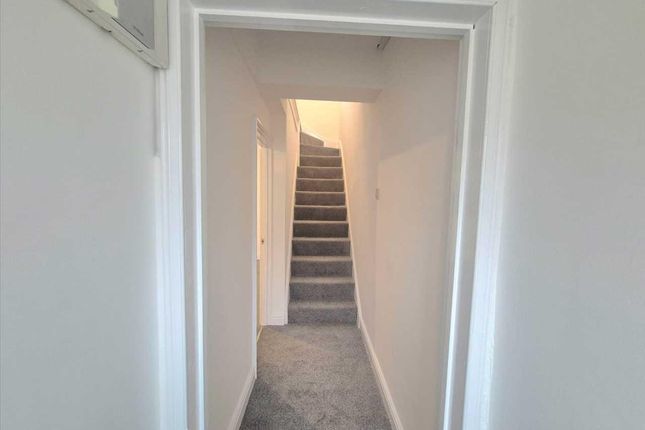 25, Oak Street, Tonypandy photo 4