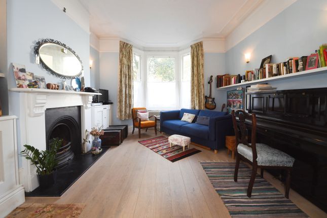 Flat for sale in Bayford Road, London