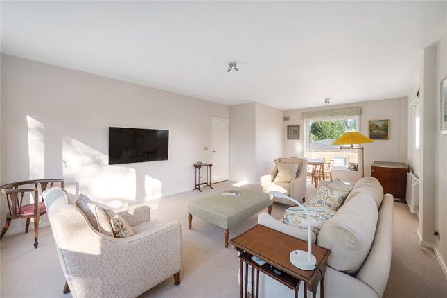 Flat 12, Hillview, 2-4, Primrose Hill Road, London photo 4