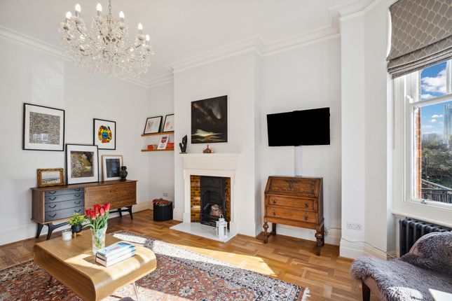 Flat for sale in Bloomburg Street, London