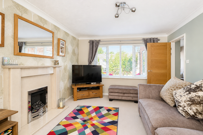 6, Jessop Drive, Stockport photo 3
