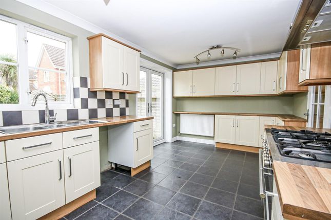 142, Wilks Farm Drive, Norwich photo 2