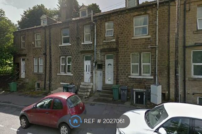 Thumbnail Flat to rent in Milnsbridge, Huddersfield