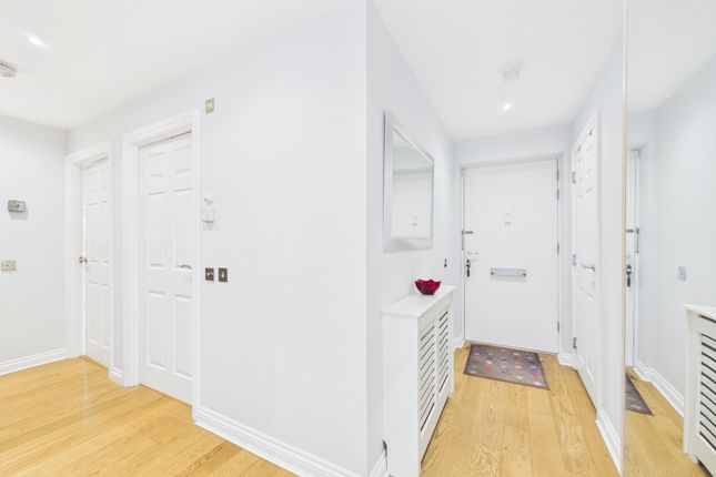 24 Mitchell Way, Glasgow photo 2