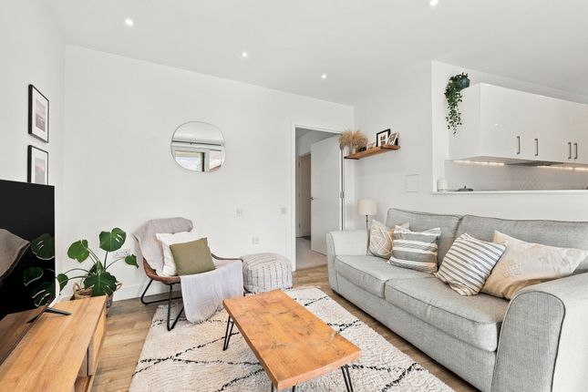 138 Beck Square, London photo 4