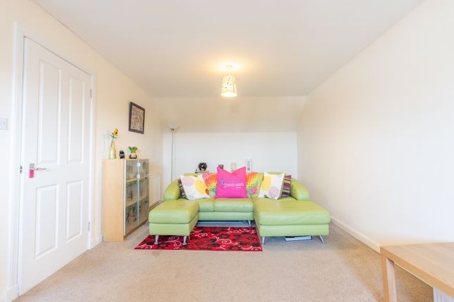 Flat 5, 4 Eden Court, Airdrie photo 3