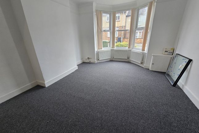 97, Newcomen Road, Wellingborough photo 3