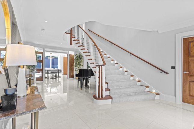 Derryville, Burleigh Lane, Ascot photo 2