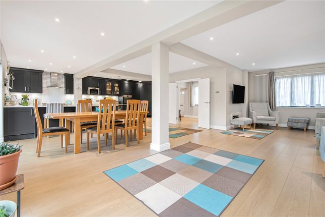 45, Williams Way, Hertfordshire photo 3