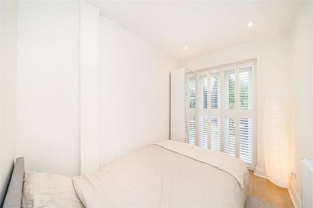 3, Crathie Road, Eltham photo 4