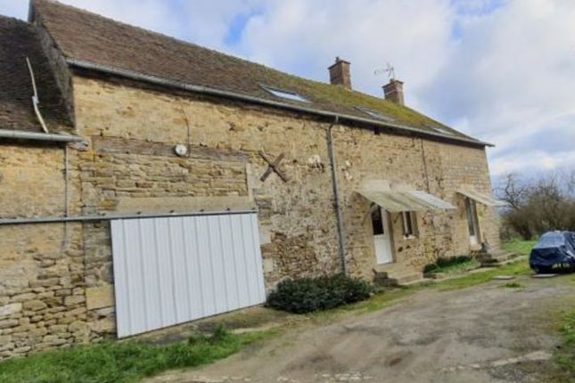 Thumbnail Farmhouse for sale in Conde-Sur-Sarthe, Basse-Normandie, 61250, France