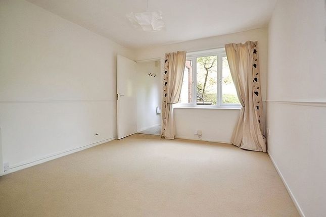 7, Newfoundland Close, Exeter photo 2