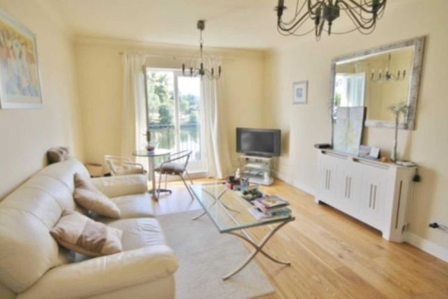 Mk Simmons Place, Staines Upon Thames photo 3