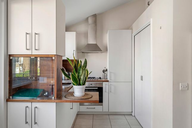 Flat 6,, Highwood Court, London photo 3