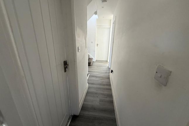 Wentworth Crescent, Hayes photo 2