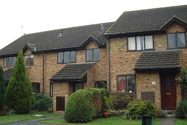 2 bed property to rent in Woodger Close, Guildford GU4