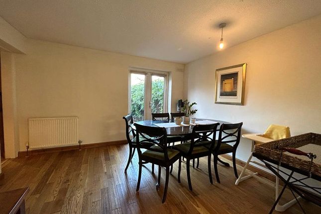38, Coney Grange, Warfield photo 4