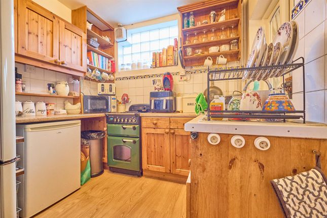 3, Gladstone Terrace, Hinckley photo 3