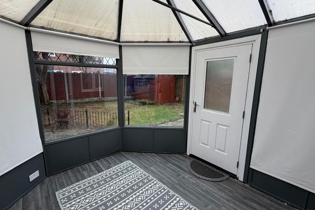 98 The Marian Way, Bootle photo 4