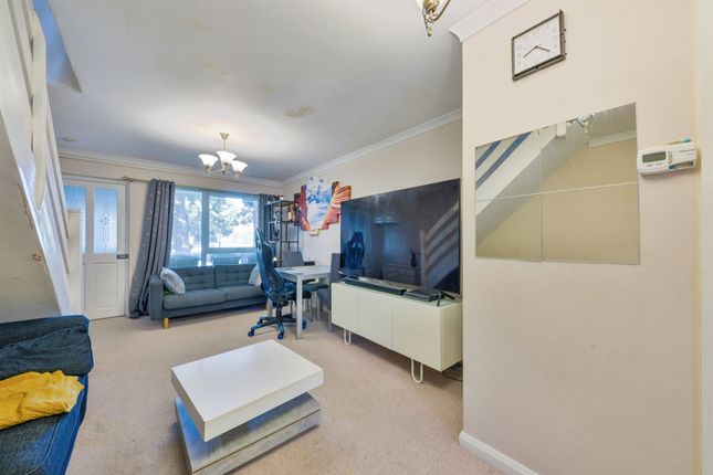 32, Forresters Drive, Welwyn Garden City photo 4