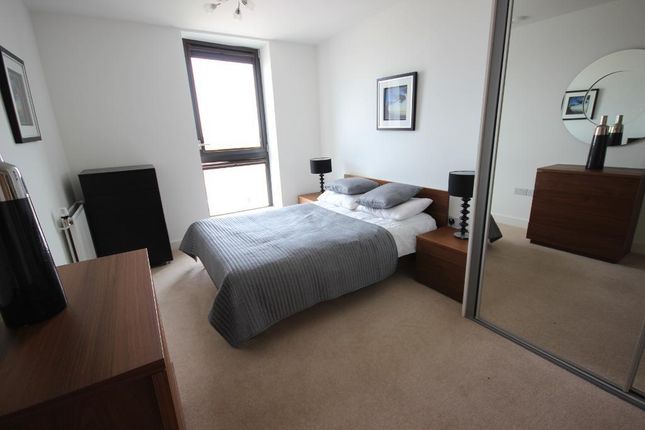 Connaught Heights, 2 Agnes George Walk, London photo 5