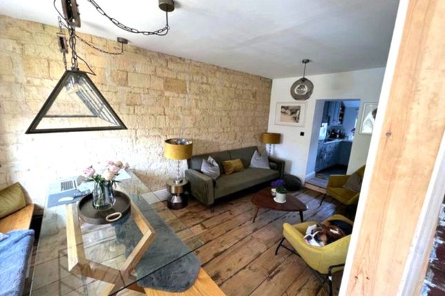 Bank Cottage, 1 Bourton Road, Moreton-In-Marsh photo 4