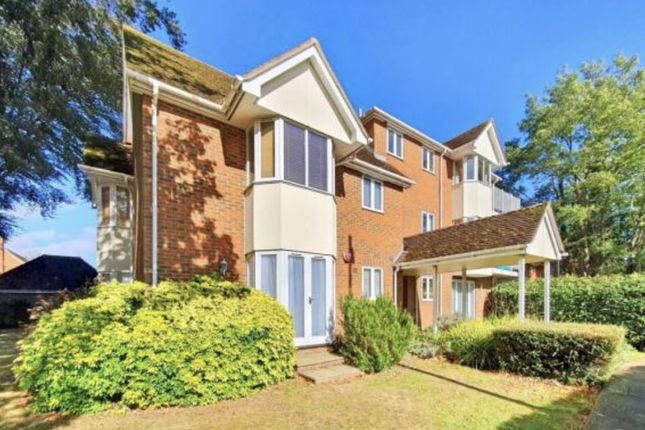 2-bed flat on 9, Rheims Court, Canterbury, £250,000