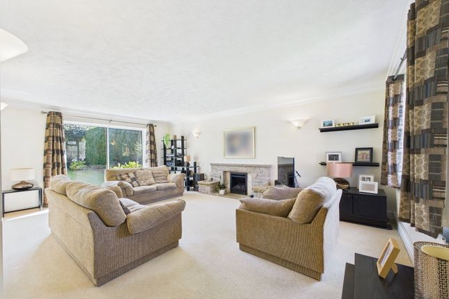 11, Fox Lea, Worthing photo 4
