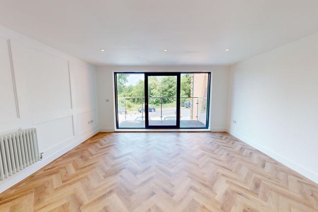 Thumbnail Flat to rent in Goldstone Crescent, Hove