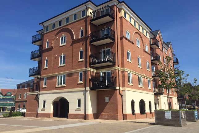 Flat to rent in St. Oswalds Hospital, Upper Tything, Worcester