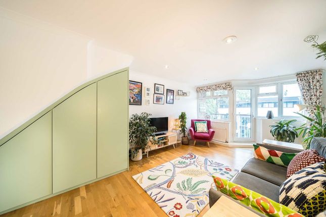 15A, Albans Close, London photo 2