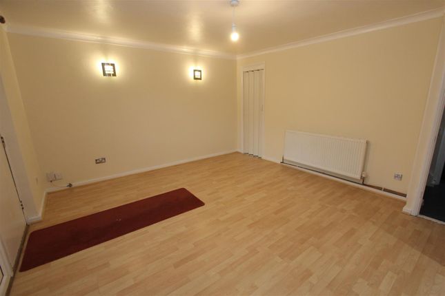 Thumbnail Terraced house to rent in Holborn Approach, Hyde Park, Leeds