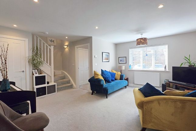 62 Grampian Road, Sandhurst, Berkshire photo 4