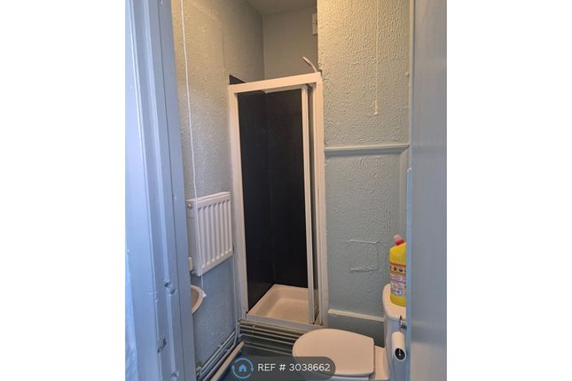 Flat, A London Road South, Lowestoft photo 5