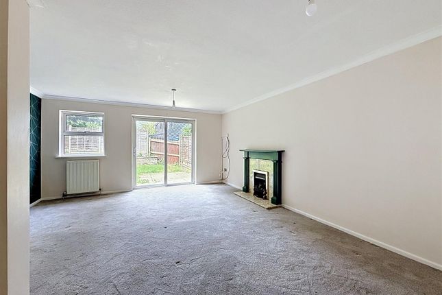 86, Manor Road, Stansted photo 2