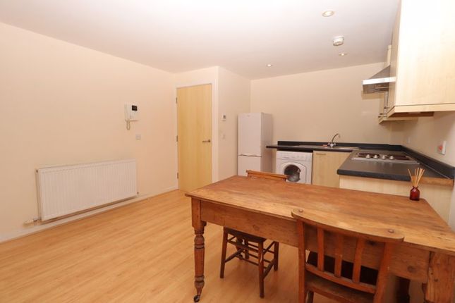 Flat to rent in Royle Street, Congleton