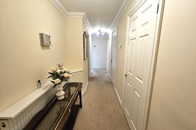 15, Eaton Court, 126 Edgware Way, Edgware photo 2