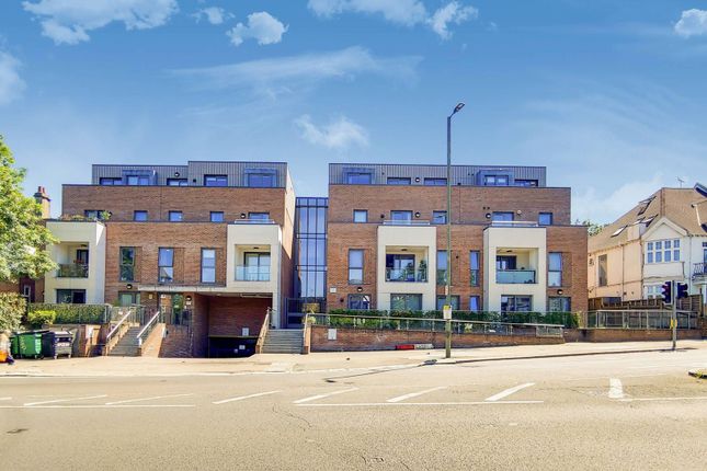 2 bed flat for sale in Finchley Road, Hampstead, London NW3