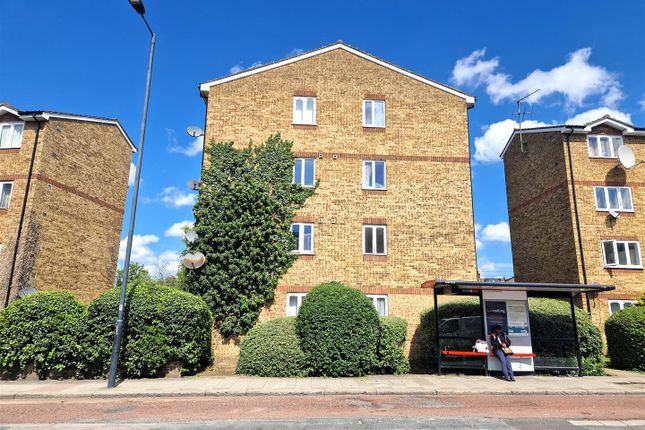 Thumbnail Studio to rent in Collins House, Harrow Road, College Park/Kensal Green