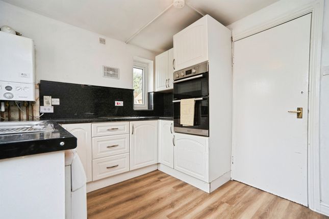 Lea Farm Road, Leeds photo 2