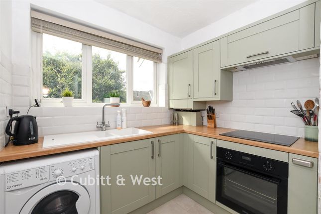 Lindley Court, Lindley Road, Godstone photo 4