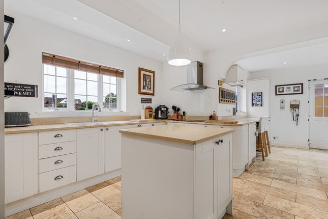 2, Windsor Crescent, East Hagbourne photo 3