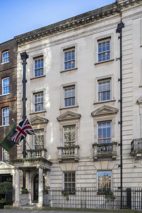 Office for sale in 43 Upper Grosvenor Street, London