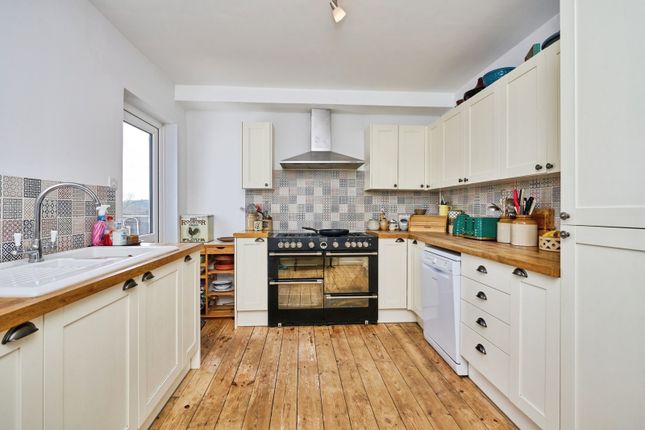 62, Alvington Road, Isle of Wight photo 3