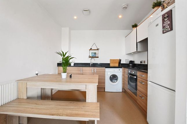 20a Iris Court 103, Lanacre Avenue, Middx photo 3