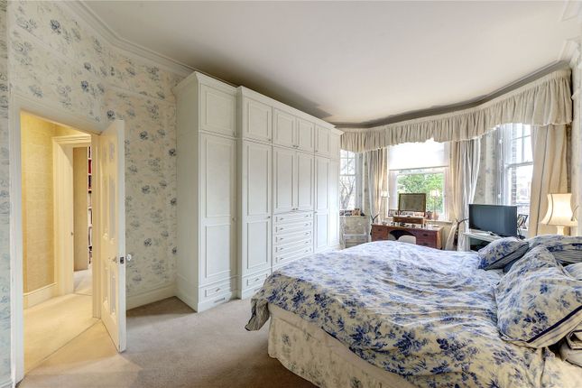 Flat for sale in Oakwood Court, Holland Park