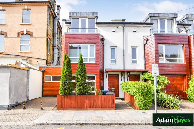 Thumbnail Town house for sale in Lincoln Road, East Finchley