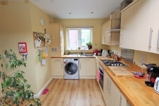 4, Wellow Gardens, POOLE photo 3