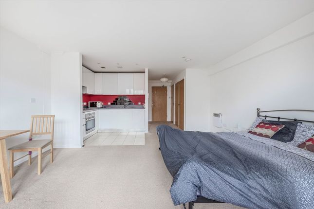 Flat 10, Westgate House, London Road, Isleworth photo 5